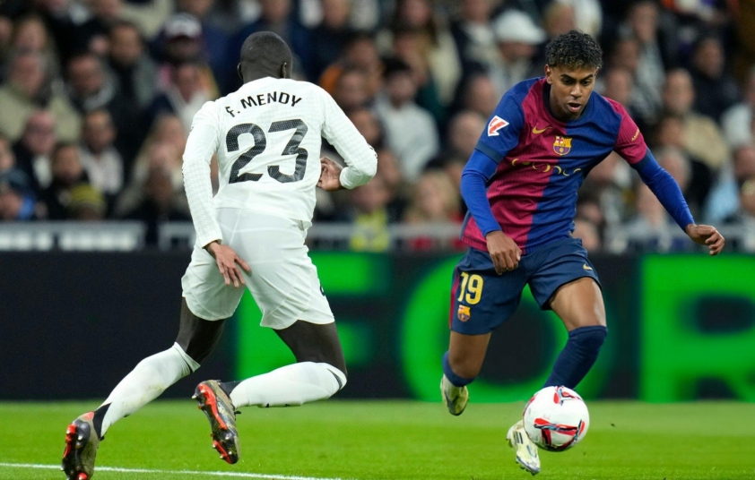 Barcelona đối đầu Real Madrid hai lần trong 16 ngày 622654