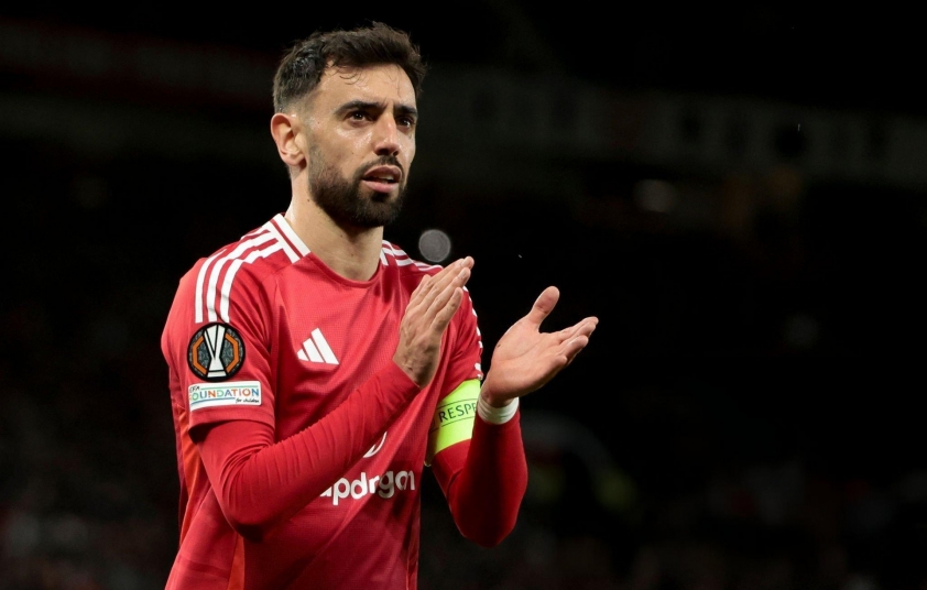 Bruno Fernandes lần đầu ngồi dự bị sau hơn 3 năm tại MU 623393