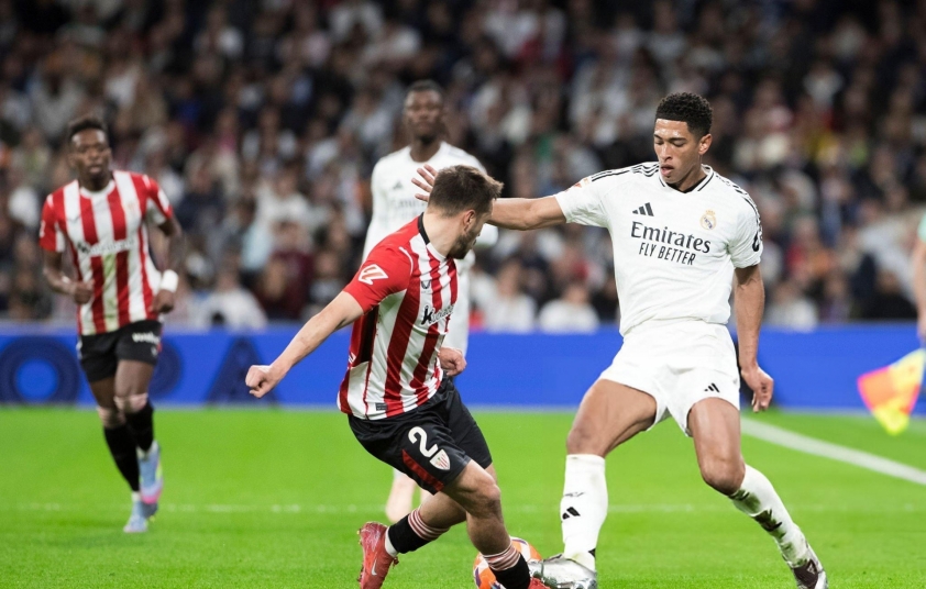 HLV Ancelotti báo tin không vui tới Mbappe 623692
