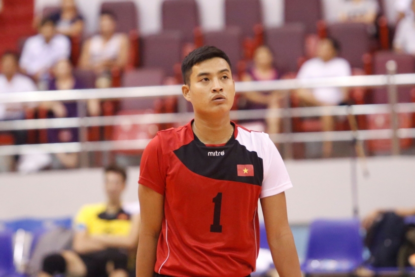 huynh-trung-truc-co-may-hut-bong-cua-bong-chuyen-nam-viet-nam
