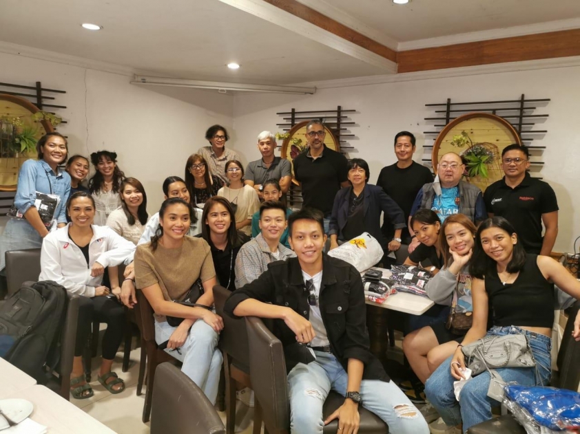 bong-chuyen-nu-philippines-len-duong-sang-brazil-tap-huan-truoc-them-sea-games-31