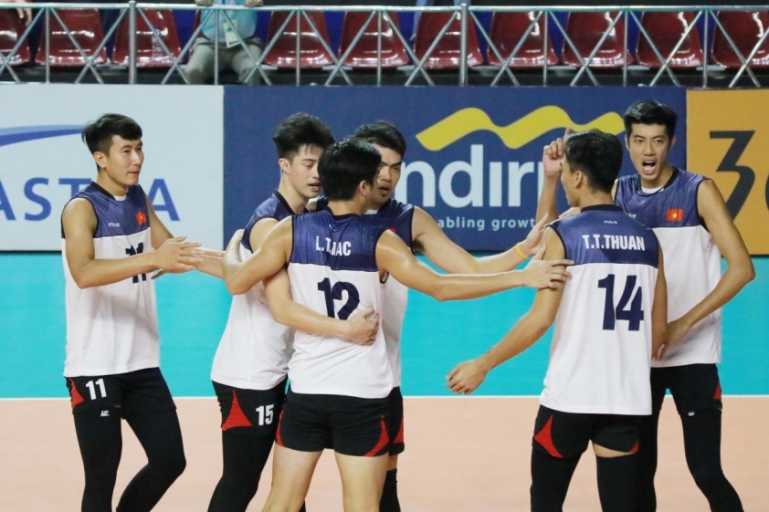 tuyen-bong-chuyen-nam-quoc-gia-bat-ngo-thua-giao-huu-truoc-sanest-khanh-hoa