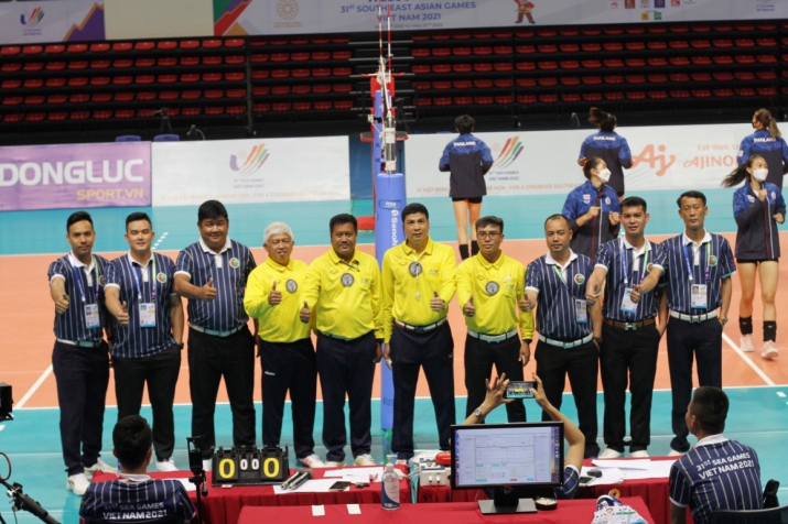 Giảng viên Đại học trở thành trọng tài bóng chuyền SEA Games, tin được không?