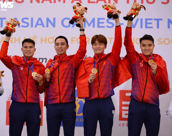 Tin thể thao 28/9: Chấn động vụ tự thiêu trước trận chia tay Roger Federer 194329