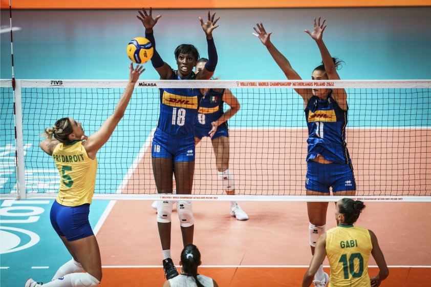Lội ngược dòng ấn tượng, Brazil trả nợ trước Ý tại giải VĐTG 2022 197501