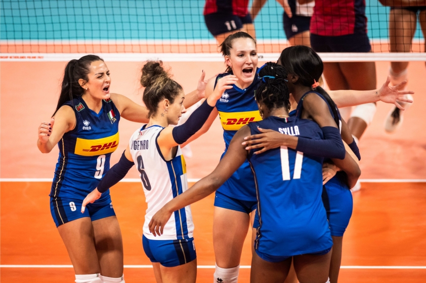 Vượt qua ĐKVĐ Olympic, bóng chuyền nữ Ý giành HCĐ tại giải VĐTG 2022-203300