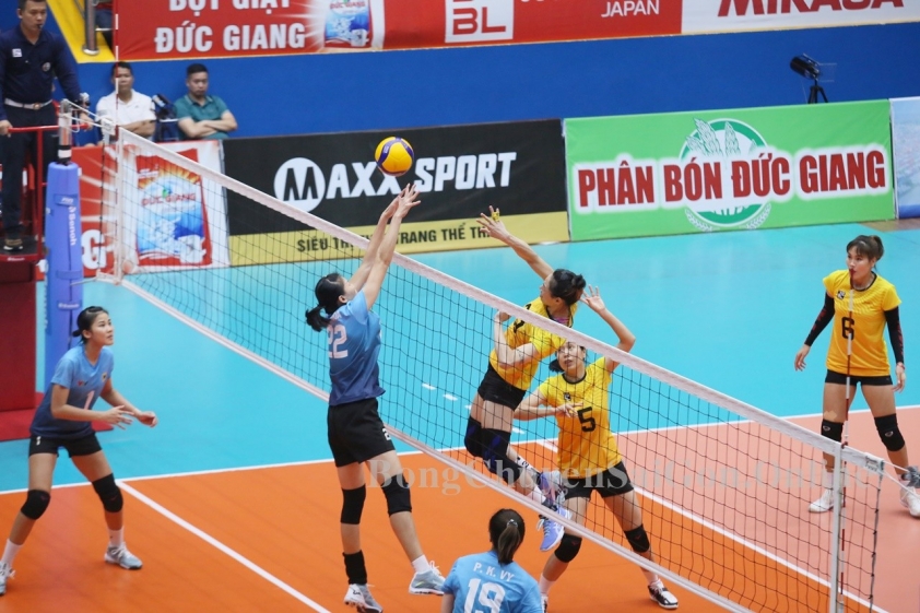 Tin thể thao 24/10: Sao bóng rổ Mỹ đón sinh nhật ở tù, Axelsen thua sốc 207415