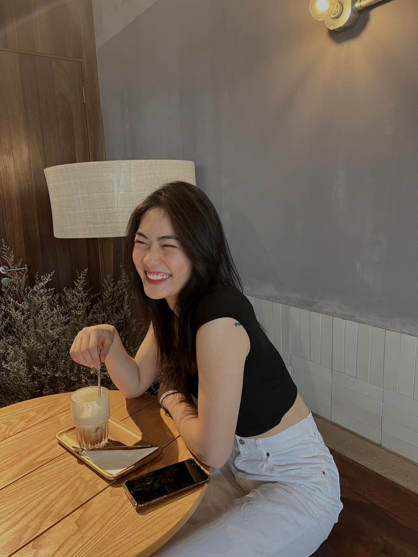 Hot girl bóng chuyền Việt Hương được báo Thái Lan khen nức nở vì quá đẹp 209408