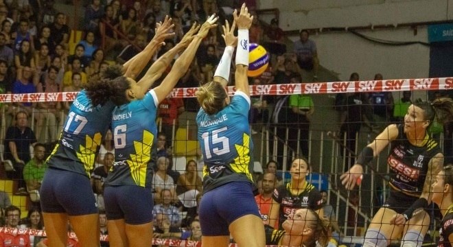 Địa chấn: Bóng chuyền Brazil chính thức cho phép VĐV chuyển giới 212523
