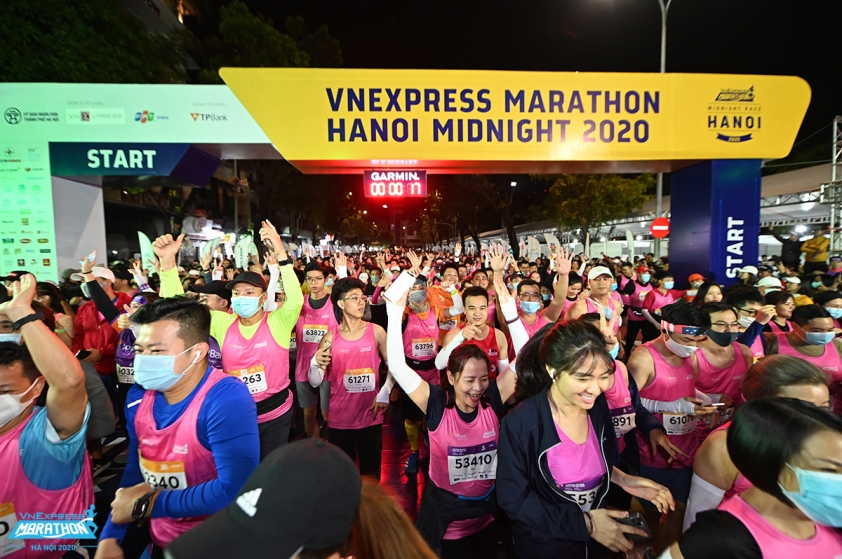 VnExpress Marathon Midnight trở lại Hà Nội với tổng thưởng tới 1,5 tỷ đồng-219723