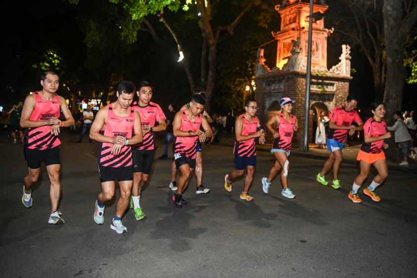 VnExpress Marathon Midnight trở lại Hà Nội với tổng thưởng tới 1,5 tỷ đồng 219738