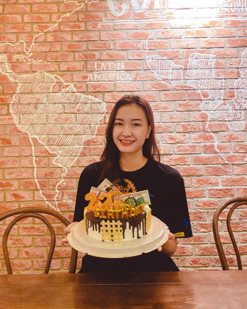 Vẻ đẹp rực rỡ của hoa khôi bóng chuyền Kim Thanh tại Cúp Bông lúa vàng 222271