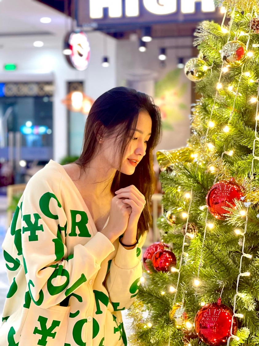 Vẻ đẹp rực rỡ của hoa khôi bóng chuyền Kim Thanh tại Cúp Bông lúa vàng 222274