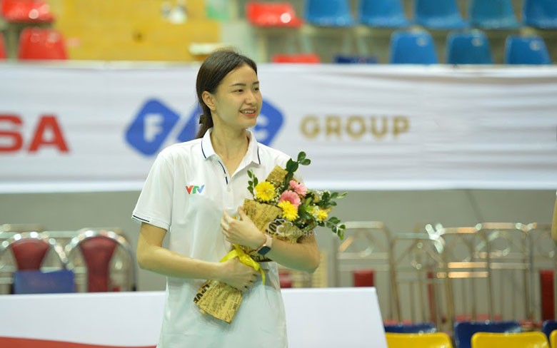 Vẻ đẹp rực rỡ của hoa khôi bóng chuyền Kim Thanh tại Cúp Bông lúa vàng 222278