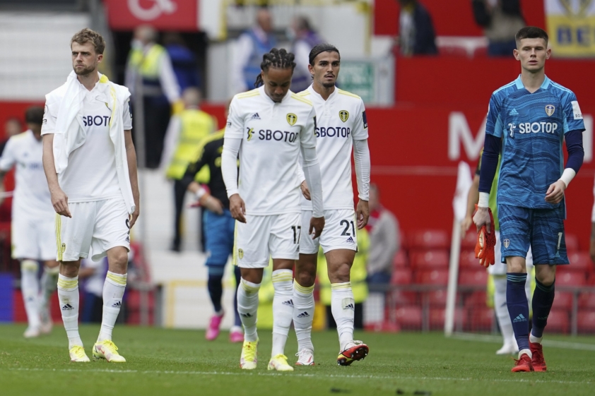 Leeds United đang rơi xuống vị trí xuống hạng