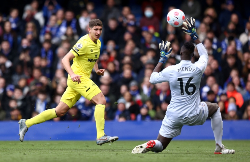 Brentford đại thắng Chelsea (Ảnh: Getty)