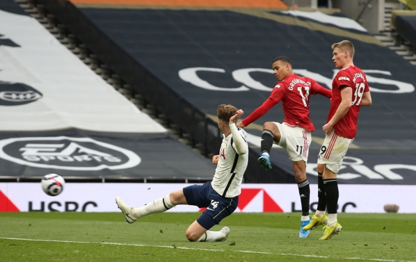 Man United ngược dòng ngoạn mục, đè bẹp Tottenham ngay trên sân của đối thủ 35626