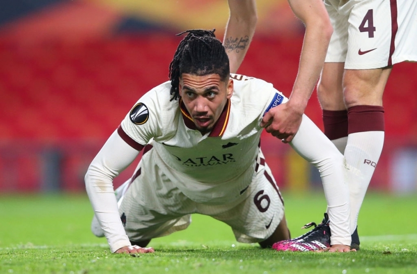 Smalling liên tục mắc sai lầm dẫn đến bàn thua cho AS Roma