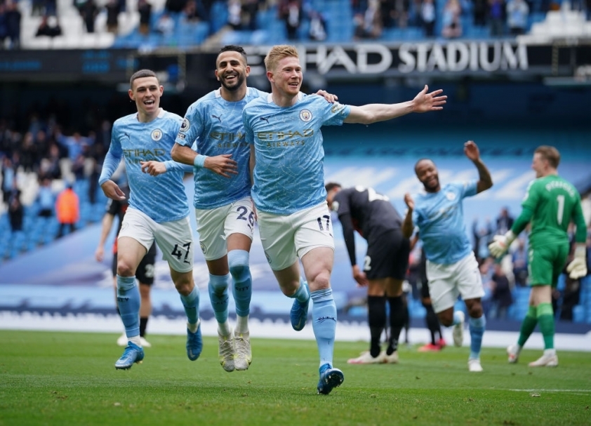 De Bruyne sớm đưa Man City vươn lên