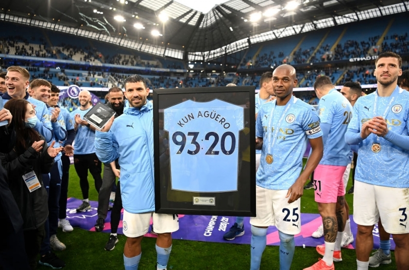 CHÙM ẢNH: Kun Aguero làm nên kỳ tích và ngày chia tay ngọt ngào tại Etihad 47506