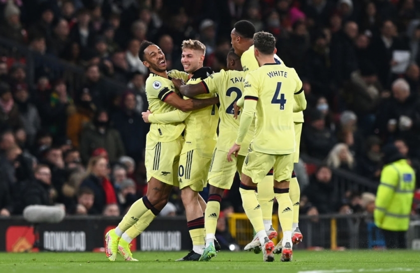 Arsenal có bàn dẫn trước từ khá sớm
