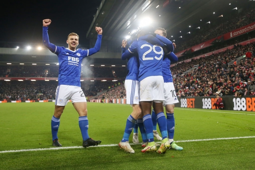 Liverpool vượt qua Leicester City trong 'cơn mưa bàn thắng' 98072