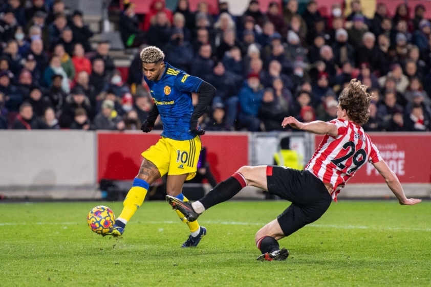 Man United vùi dập đối thủ trong cơn mưa bàn thắng 105404