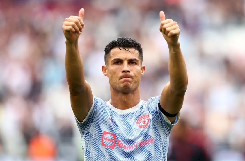 Vượt qua tất cả, Ronaldo trên đỉnh thế giới với ‘thành tích thế kỷ’ 106140