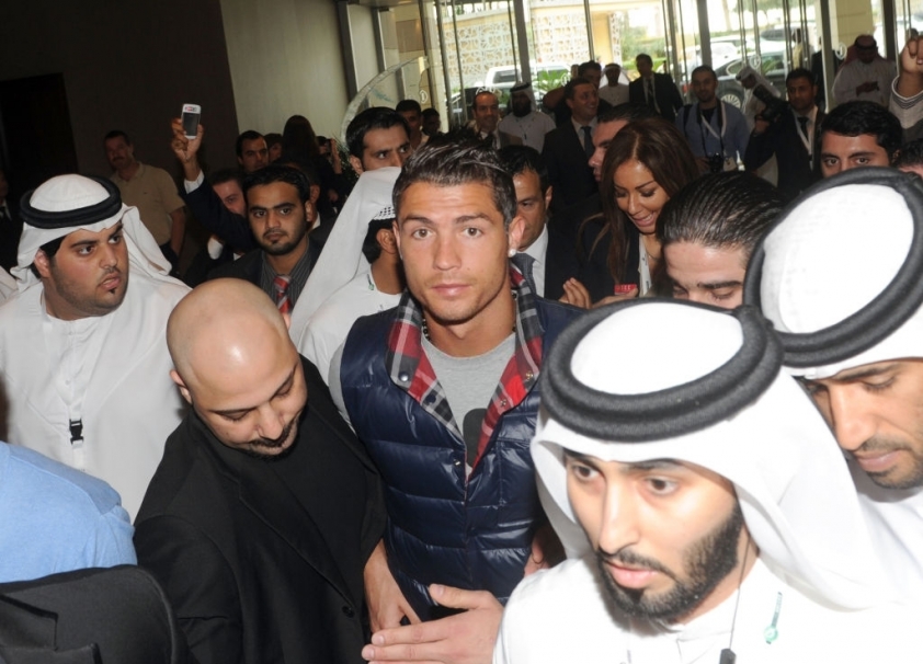 Chuyển nhượng bóng đá 31/1: Ronaldo có bến đỗ mới, Messi chắc chắn ra đi?-108453