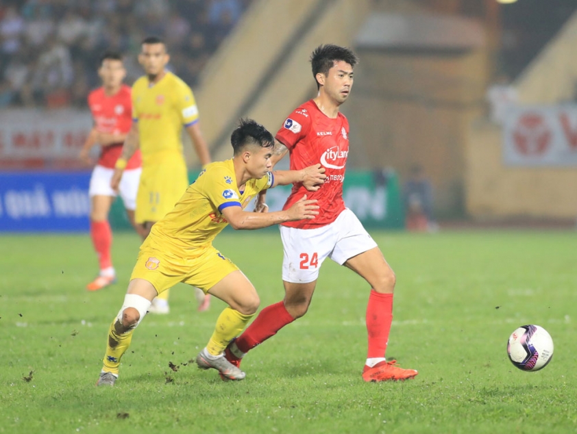 Lee Nguyễn nhận nhiều thẻ đỏ nhất khi đá ở V-League 38195
