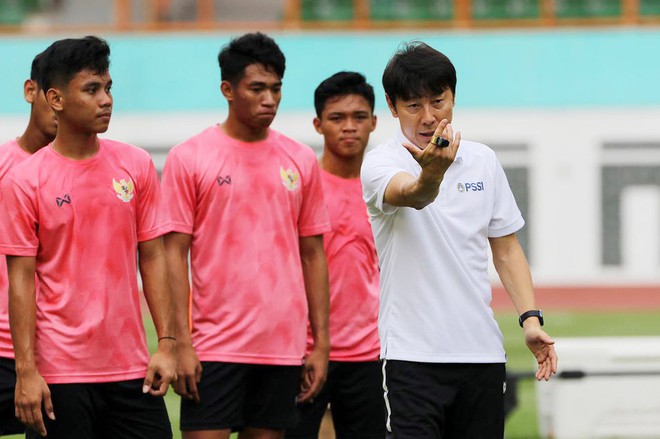 HLV Shin Tae Yong: 'Cầu thủ Indonesia quá lười nhác' 40091