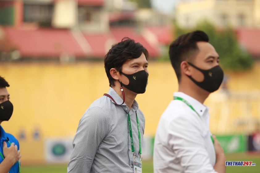 HLV Hà Nội: 'Chúng tôi đá 3 trung vệ để ưu tiên sự an toàn' 41612