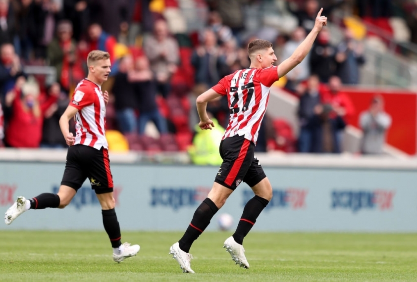 Brentford mới là đội nở nụ cười khi tiếng còi mãn cuộc vang lên. Ảnh: Getty