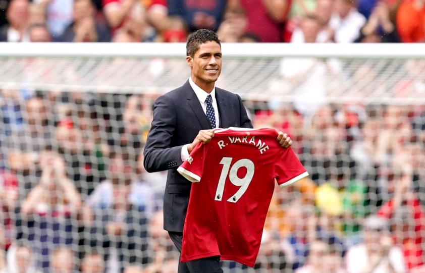 Man Utd, chuyển nhượng bóng đá, Varane, Arsenal, Barca
