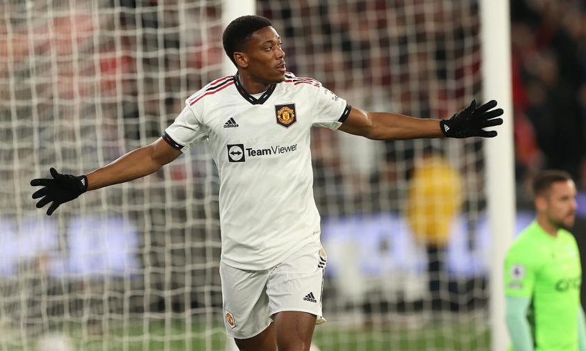 martial huong loi nho ronaldo