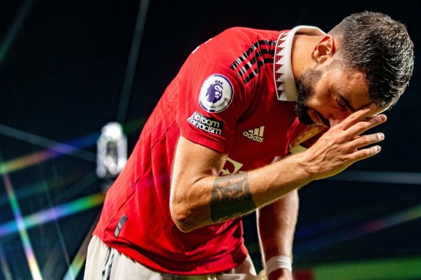 ten hag sung suong den muc chui tuc tren song truyen hinh trong ngay mu ruc sang truoc liverpool