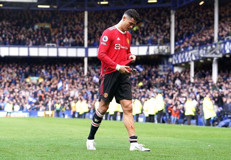 ronaldo bi mu lam dieu chua tung co trong su nghiep