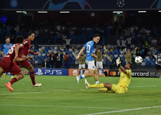 Ngay đầu hiệp 2, Zielinski ghi bàn thắng thứ 4 cho Napoli. Ảnh: Internet