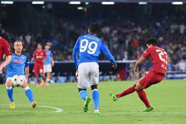 Một mình Diaz là không đủ để níu lại những hy vọng mong manh cho Liverpool. Ảnh: Internet
