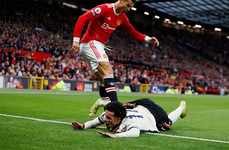 MU 3-6 Man City: Xé lòng 10 thất bại nặng nề nhất lịch sử 'Quỷ đỏ' 196294