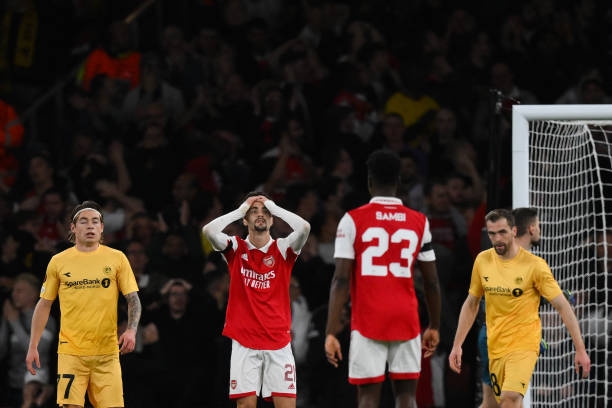 Arsenal ép sân ngay từ những phút đầu tiên của trận đấu. Ảnh: Internet