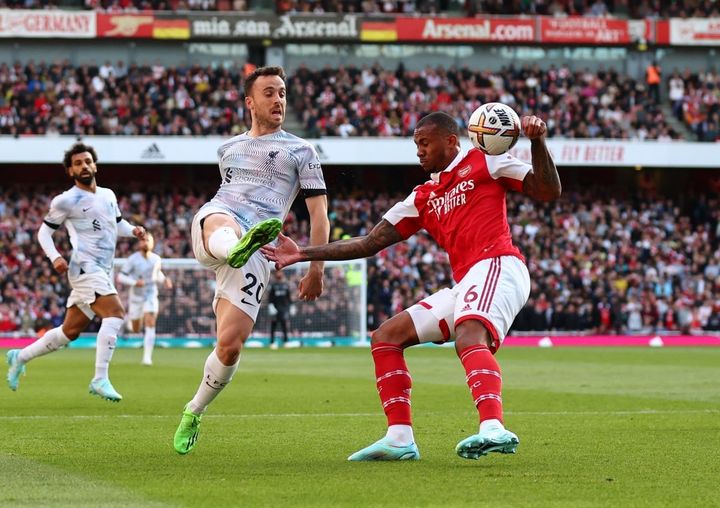 Tranh cãi nổ ra quanh tình huống Liverpool mất phạt đền khó tin trước Arsenal 200239