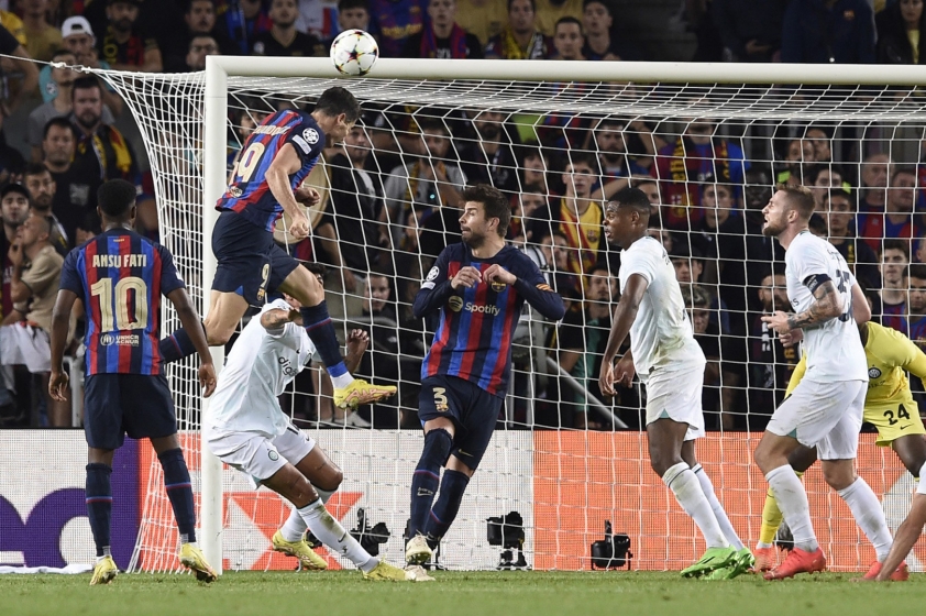 HLV Xavi: 'Barca chẳng có lý do gì để lo sợ Real Madrid' 203301