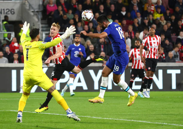 Dù rất nỗ lực nhưng Chelsea không thể ghi nổi bàn thắng vào lưới Brentford. Ảnh: Internet