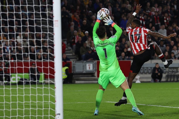 Kepa xứng đáng là người hùng của Chelsea trong trận đấu ngày hôm nay. Ảnh: Internet