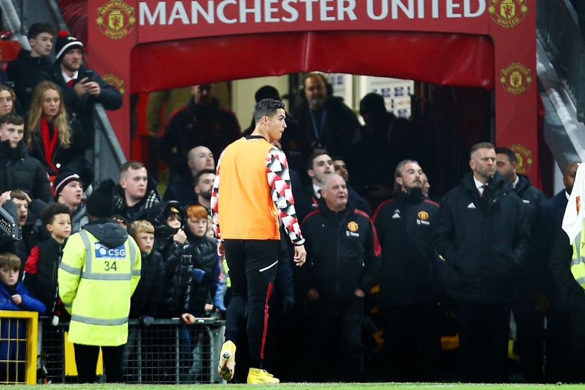 Chị gái Ronaldo bôi nhọ Ten Hag: Dấu chấm hết cho CR7 tại MU? 206192