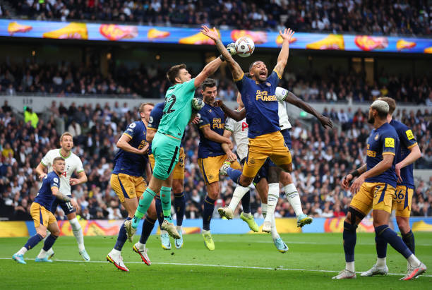 Sợ mất Kane - Son, Tottenham muốn HLV Conte chấp nhận 'thiệt thòi' 207948