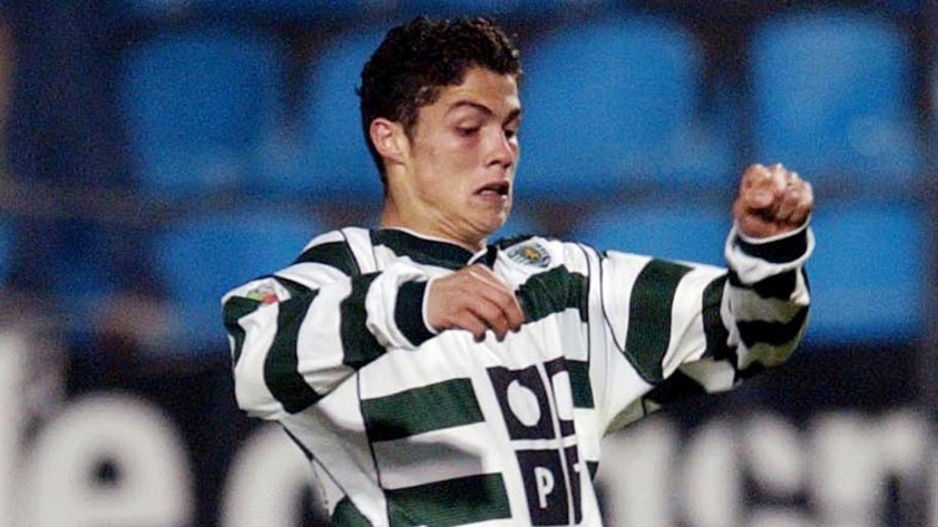 Đại gia 'bắn tín hiệu', Ronaldo rộng cửa rời MU ngay tháng Giêng 211162
