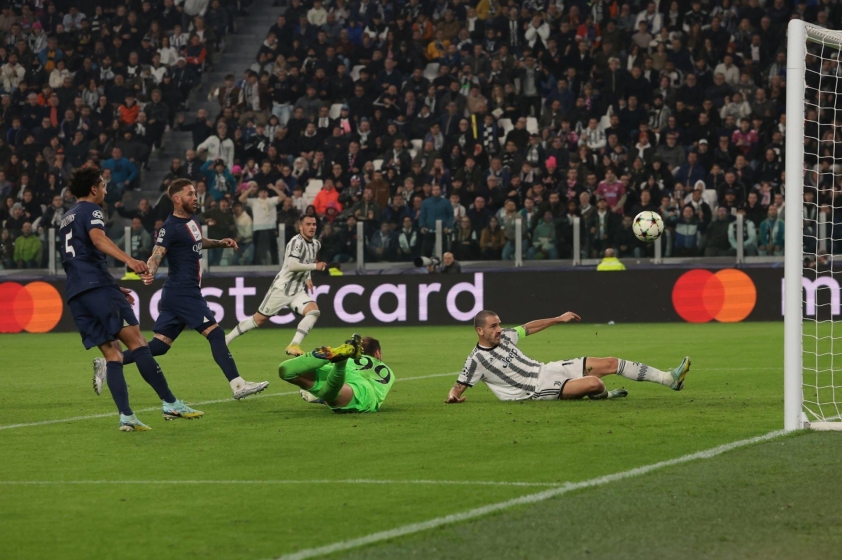 Thắng lợi nhưng PSG vẫn ngậm ngùi nhìn ngôi đầu bảng rơi vào tay Benfica. Ảnh: Internet