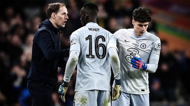 Chia tay De Gea, MU tính mang cú sốc đến cho hàng thủ Chelsea 241288